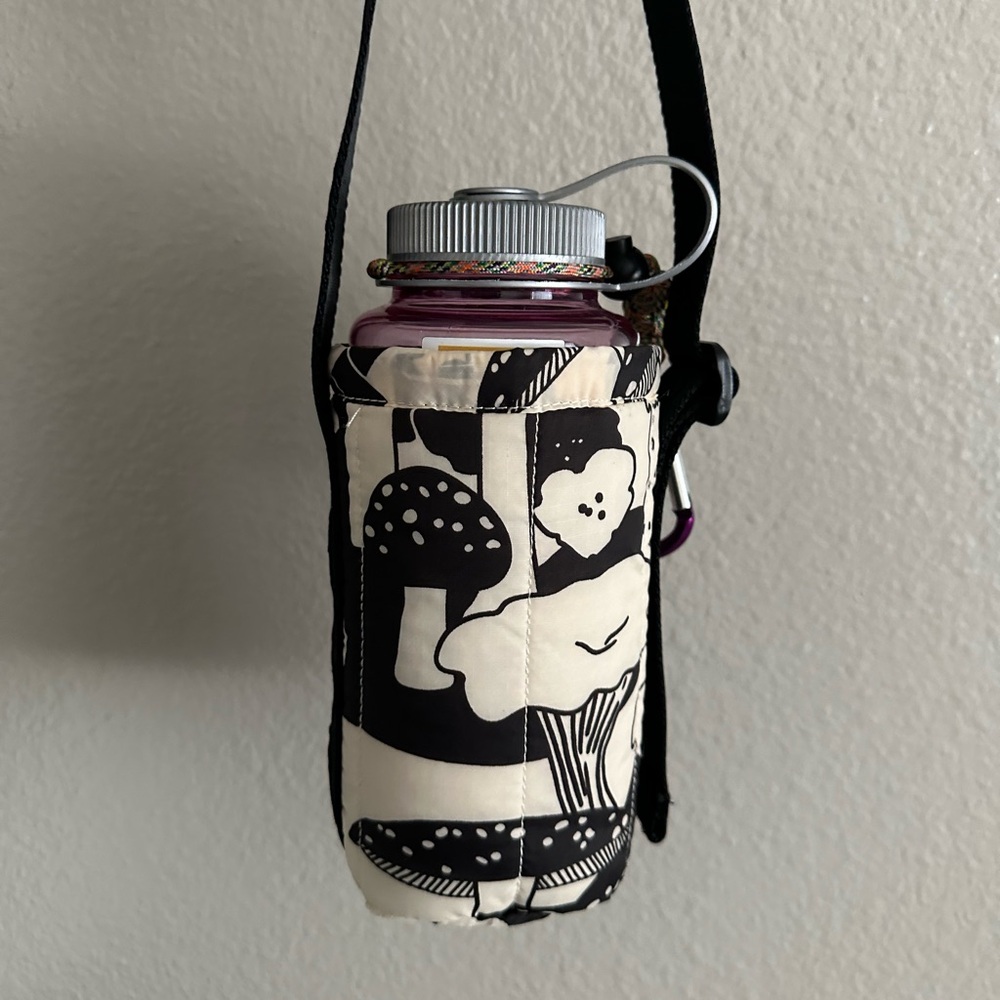 Baggu Puffy Water Bottle Sling (discontinued, rare colorway)
